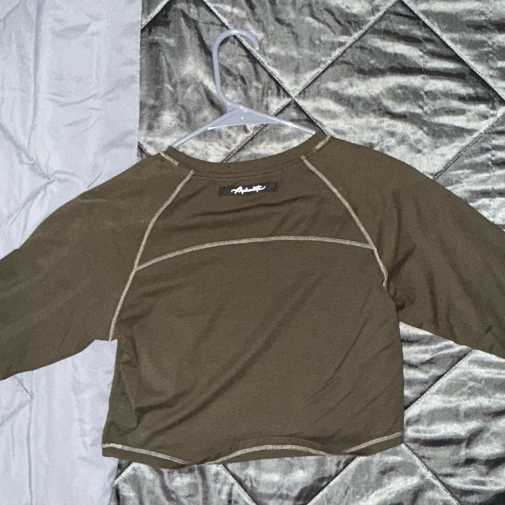 Alphalete Olive Crop Top